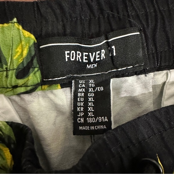 Forever 21 Leaves Pants Size XL - Picture 6 of 8